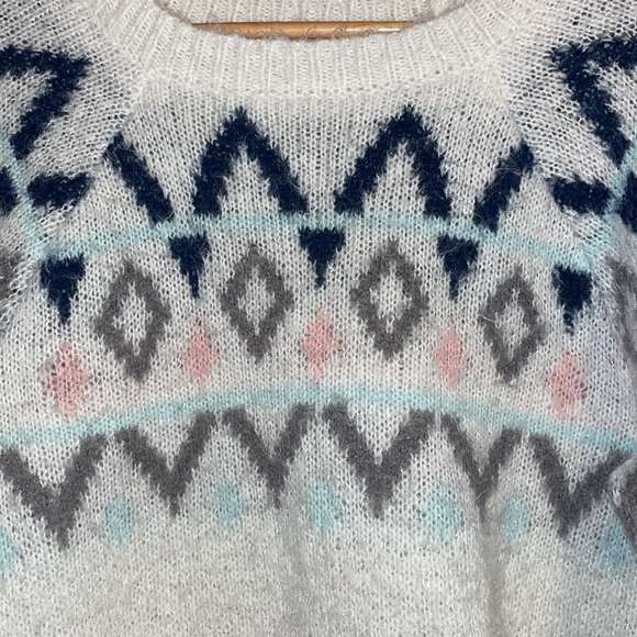 •A NEW DAY•WHITE EYELASH BOHO AZTEC CREWNECK KNIT SWEATER SIZE MEDIUM EUC - Picture 3 of 7